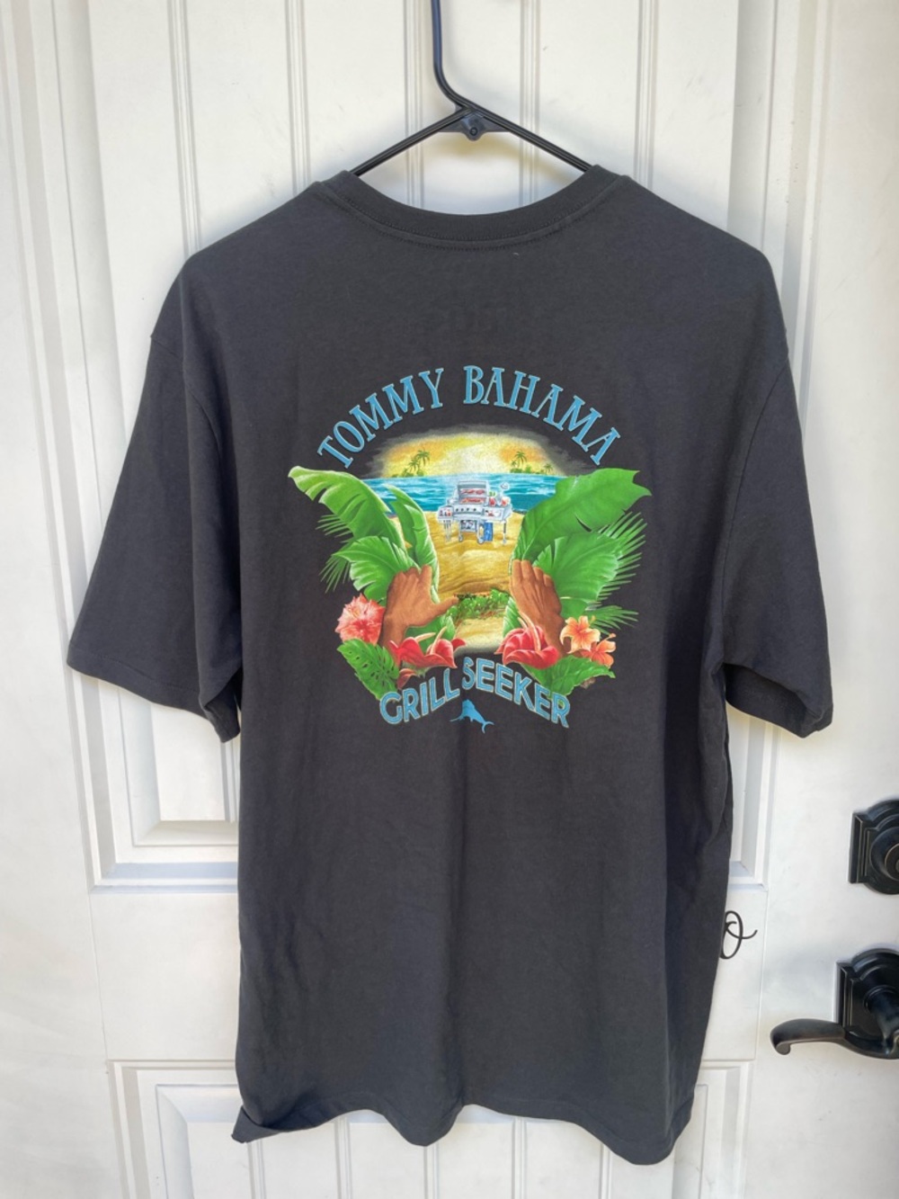 Tommy Bahama 'Grill Seeker' Graphic T-Shirt in Charcoal with Tropical Print NWT